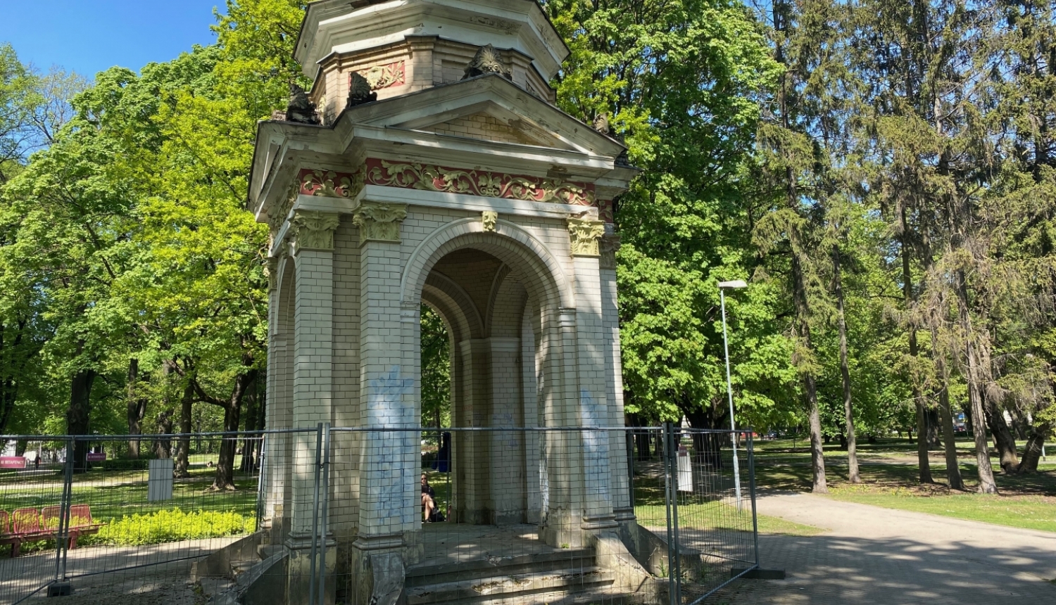  Rīgas 700 gadu jubilejas paviljons Kronvalda parkā