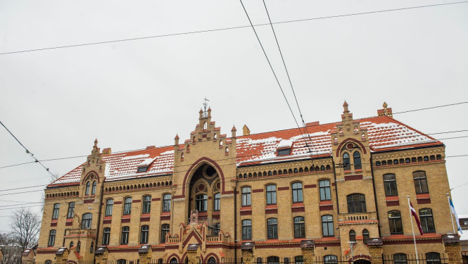 1.slimnīcas ēka