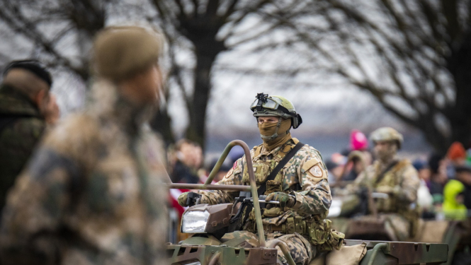 Militārā parāde