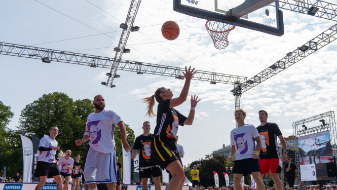 Basketbola turnīrs krastu mačs