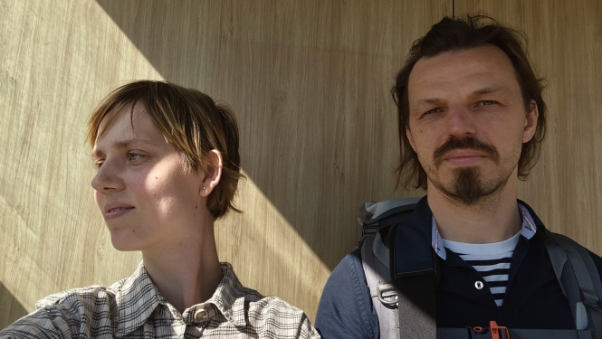 Dzejniece Marija Luīze Meļke un ģitārists Edgars Rubenis