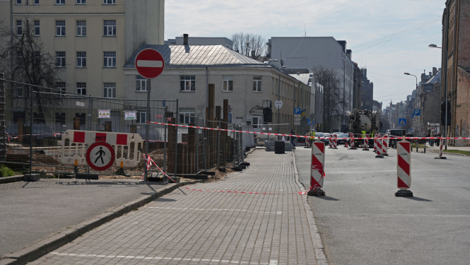 Slēgta satiksme Tērbatas, Lielgabala posmā