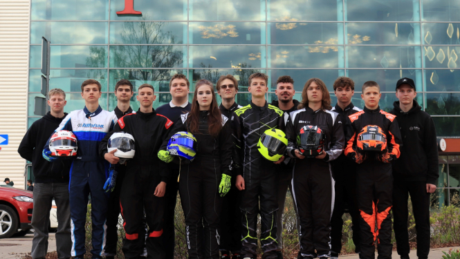 Sporta kartingu projekts Tillotson Akadēmija