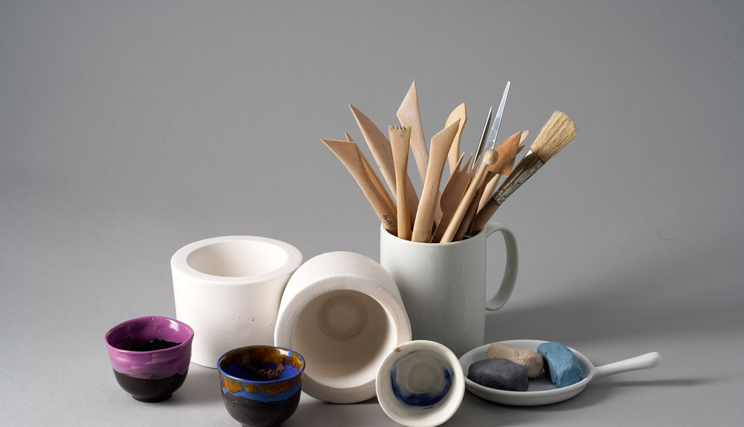 Porcelāna veidošanas darbnīcas piederumi