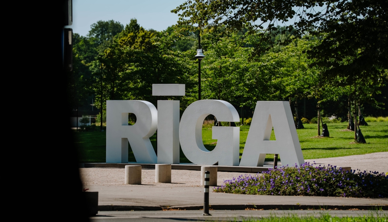 Rīgas burti Uzvaras parkā