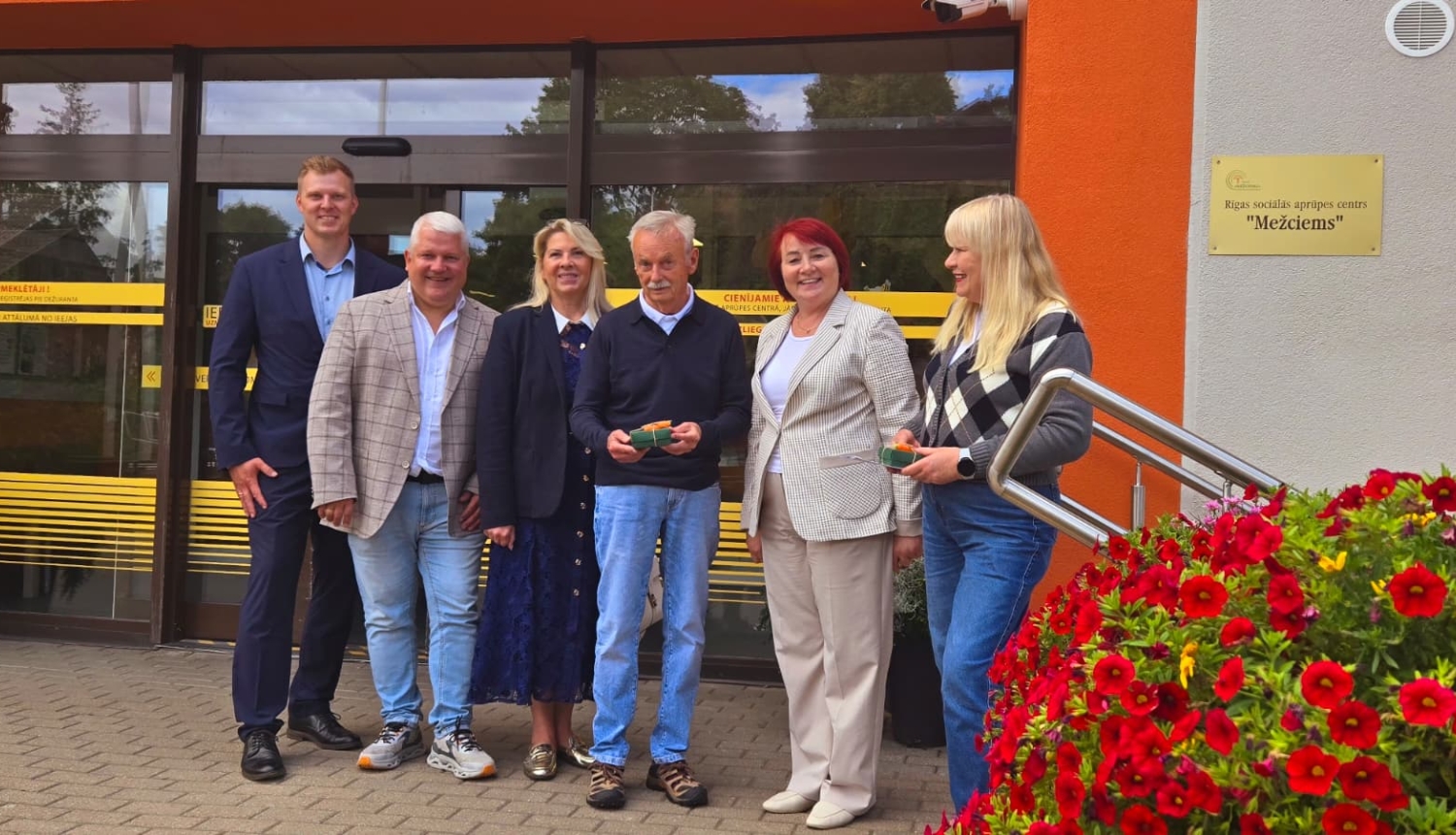 Rīgas sociālās aprūpes centru “Mežciems” apmeklē starptautiskā uzņēmuma TZMO SA darbinieki