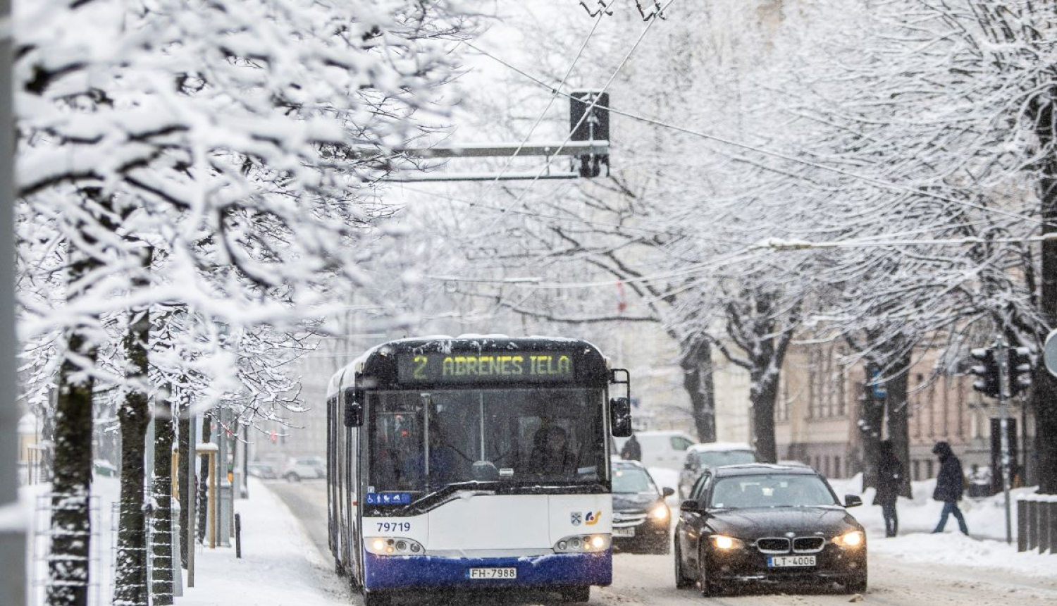 Autobuss brauc
