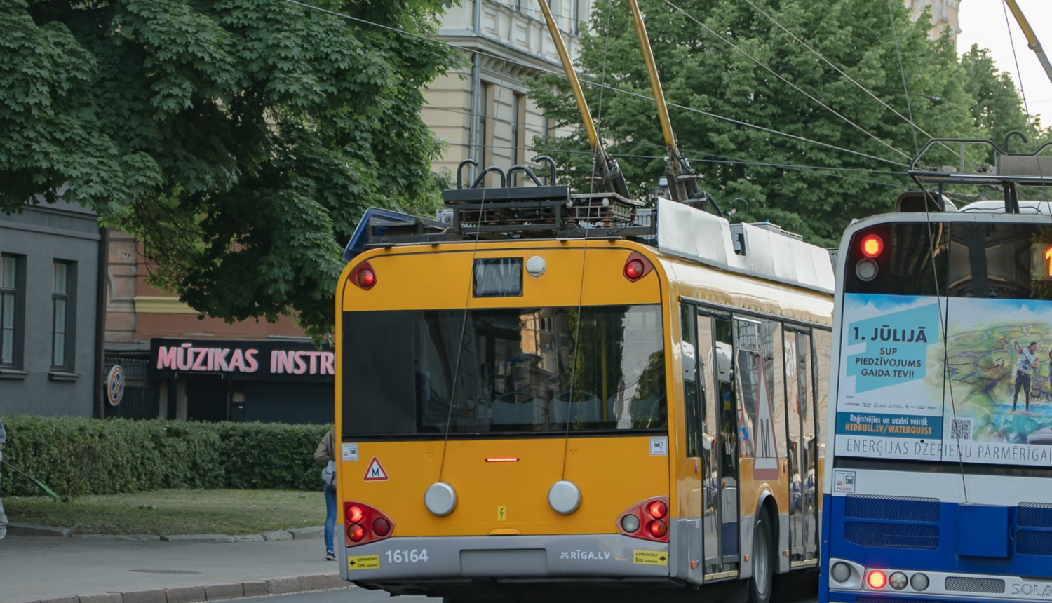 Trolejbusi