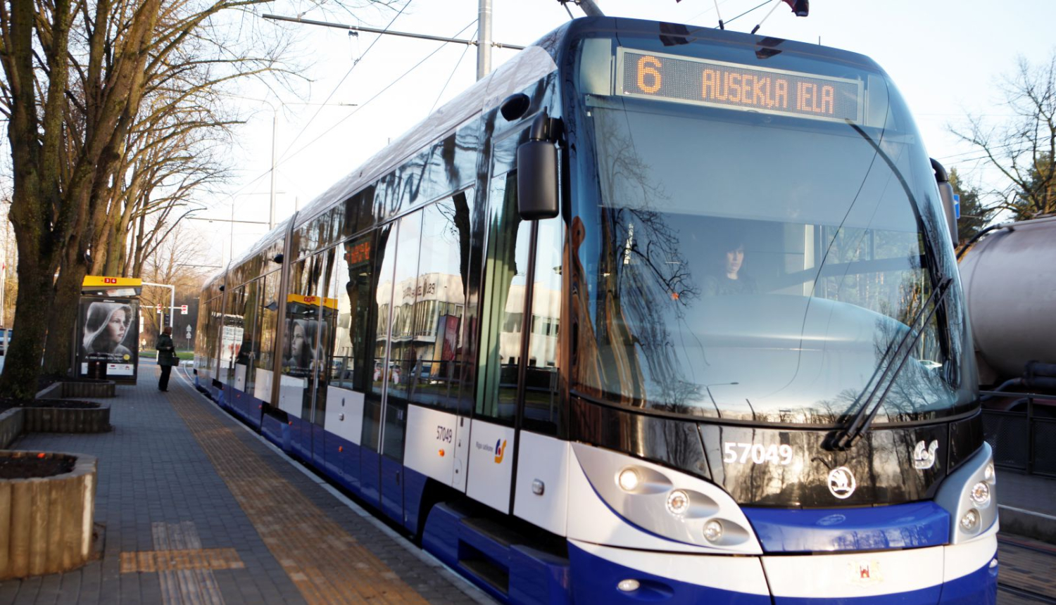 Tramvajs pieturā