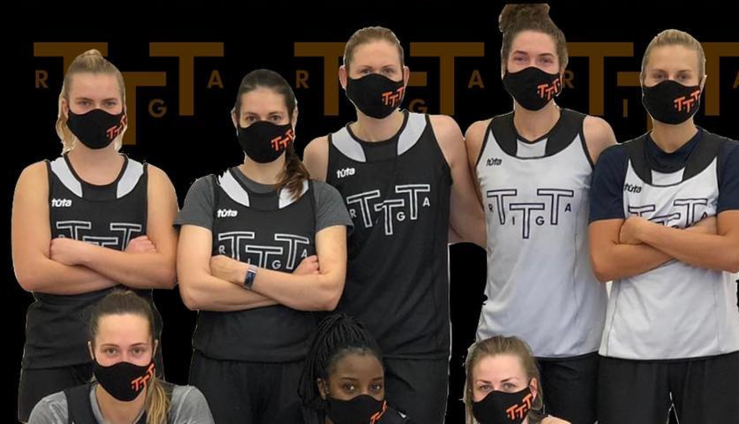 TTT Rīga basketbolistes maskās
