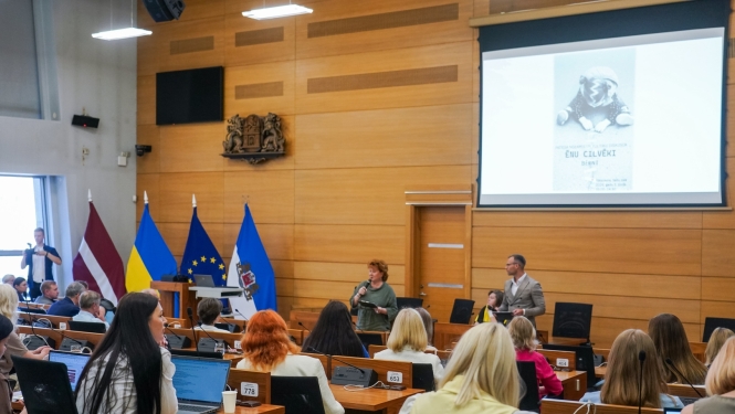 Diskusija “Ēnu cilvēki. Bērni”  domes sēžu zālē  