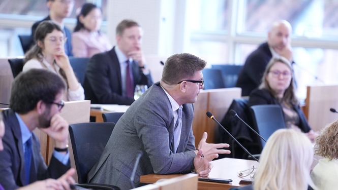 Diplomātiskā korpusa un starptautiskās uzņēmējdarbības vides pārstāvjie piedalās diskusijā