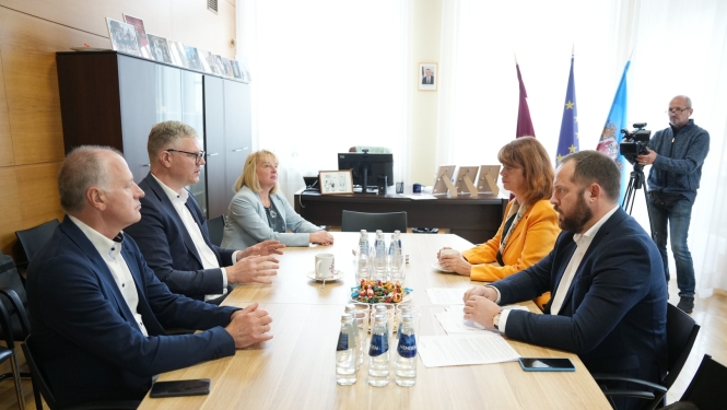 Rīgas domes vadība tiekas ar zemnieku saeimas pārstāvjiem