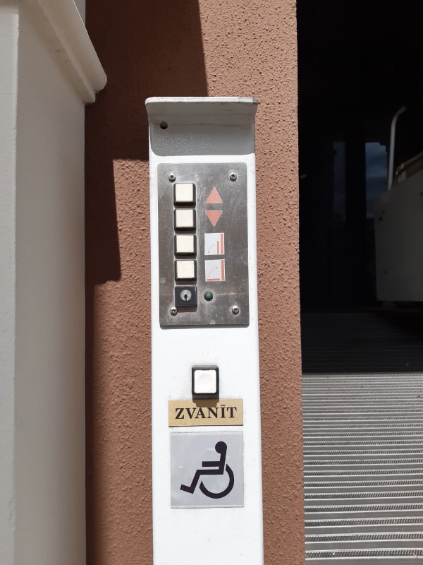 A special button at the entrance of the Town Hall