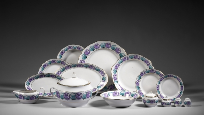 Porcelāna šķīvji