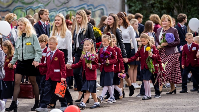 1.septembra svinīgais pasākums bērni