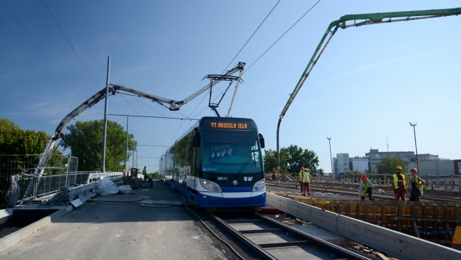 Tramvajs uz Brasas tilta