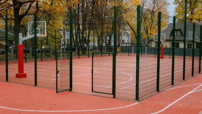 Rīgas 47.vidusskolas sporta laukums