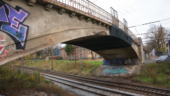 Pārvads pār dzelzceļu Altonavas ielā