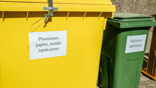 Atkritumu šķirošanas konteineri