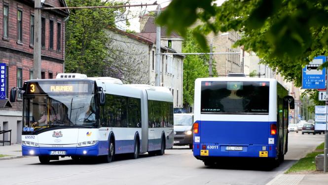 Autobusi brauc