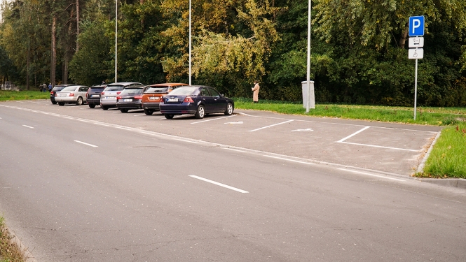 Automašīnas autostavvietā