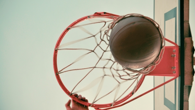 Basketbola grozs un bumba