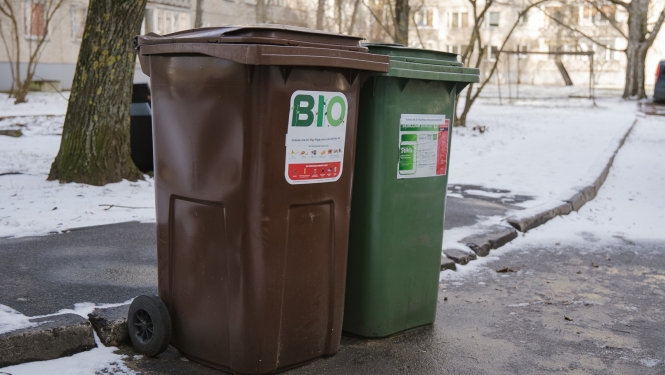Bio atkritumu un nešķiroto atkritumu urnas