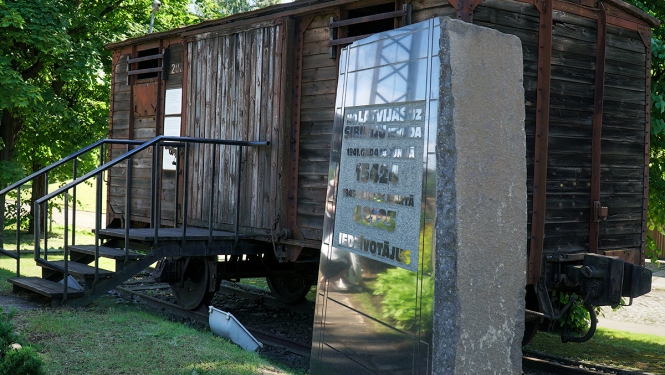 Komunistiskā terora upuru piemiņas vietā Torņakalnā