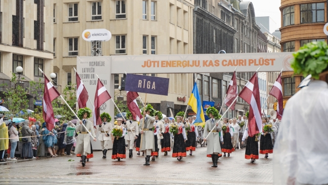 Dziesmu un deju svētku gājiens