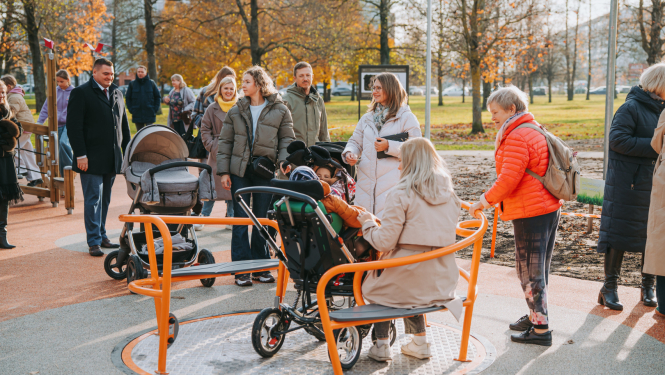 Ēbelmuižas parka rotaļu laukums
