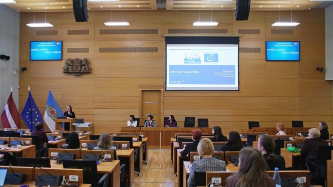 Rīgas domes sēžu zālē prezentē EP Starpkultūru pilsētu programmas ziņojumu 