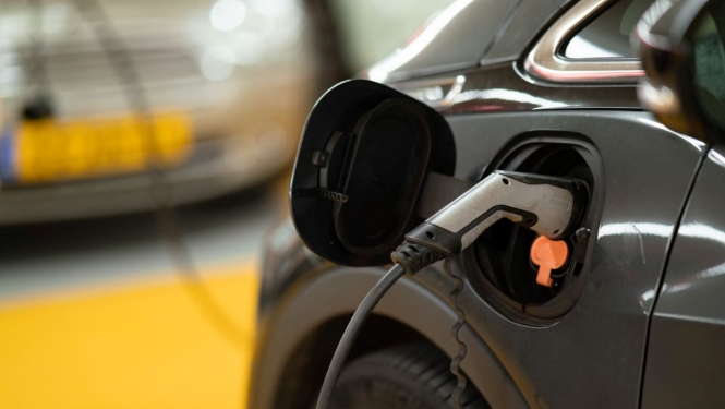 Elektroauto uzlāde