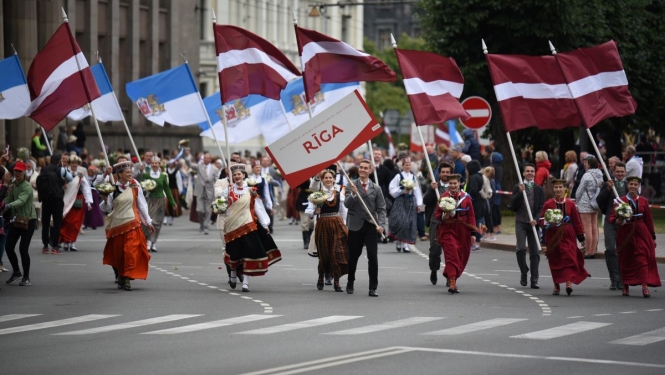 Dziesmusvētku gājiens