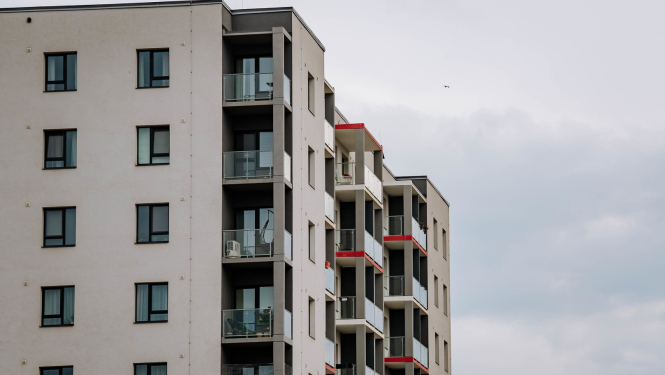 Daudzdzīvokļu māja