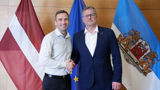 V.Kleinbergs un M.Staķis