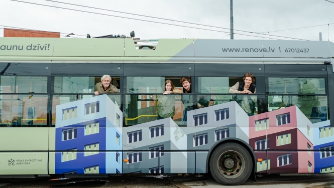 Māju atjaunošanas kampaņas trolejbuss