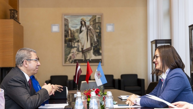 Marokas vēstnieks Karims Medreks un  Rīgas domes vicemēre Linda Ozola