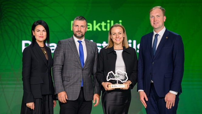 AS CleanR Grupas valdes locekle Agita Baltbārde, Rīgas pilsētas izpilddirektors Jānis Lange, Rīgas enerģētikas aģentūras starptautisko projektu vadītāja Ieva Kalniņa un ekonomikas ministrs Viktors Valainis