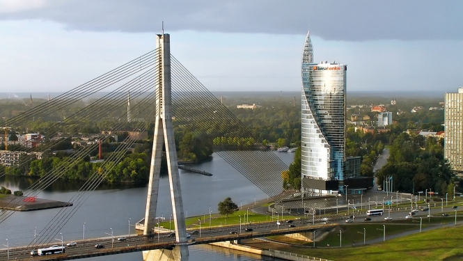 Vanšu tilts, Rīgas skats