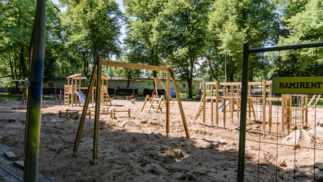 Rotaļu laukuma izbūve