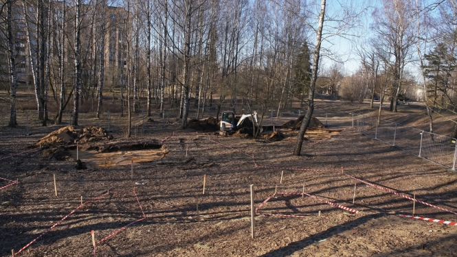 Ziepniekkalna kāpās veido bērnu rotaļu laukumu