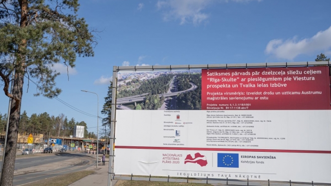 Skultes pārvada izbūves informatīvais plakāts