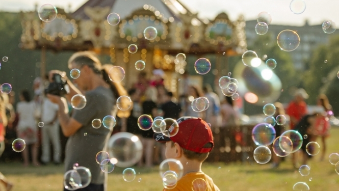 Ziepju burbuļi lido