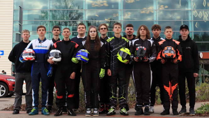 Sporta kartingu projekts Tillotson Akadēmija