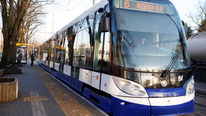 Tramvajs pieturā