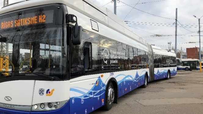 Ar ūdeņradi darbināms autobuss