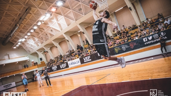 Basketbolists met bumbu grozā
