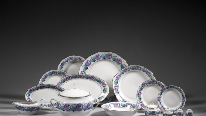 Porcelāna šķīvji