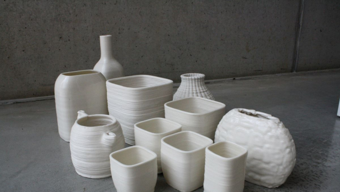 Jāņa Leimaņa darbs "Kārtainās servīzes"